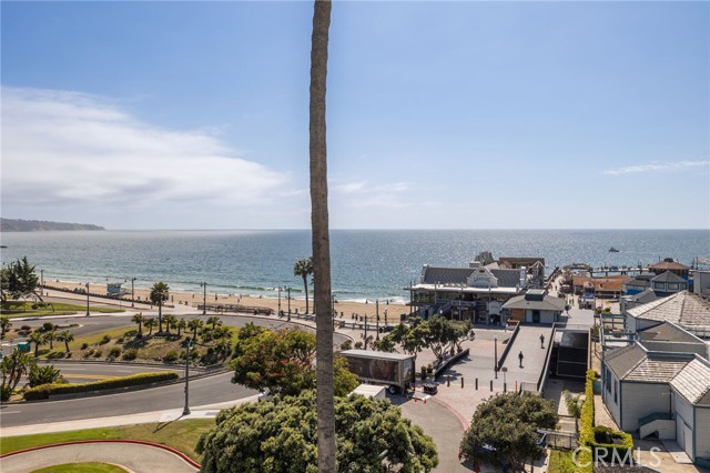 640 The Village, Redondo Beach, California 90277, 2 Bedrooms Bedrooms, ,1 BathroomBathrooms,Residential,Sold,The Village,PW24079760