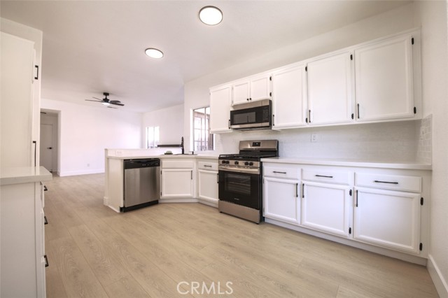 Detail Gallery Image 20 of 43 For 16532 Sir Barton Way, Moreno Valley,  CA 92551 - 3 Beds | 2/1 Baths