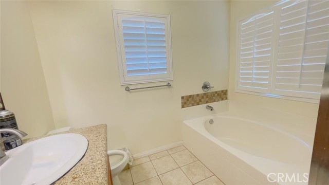 Detail Gallery Image 22 of 33 For 15721 Cobalt St #105,  Sylmar,  CA 91342 - 4 Beds | 2/1 Baths