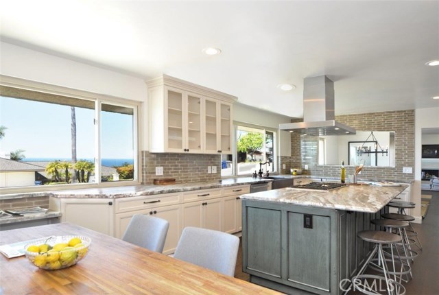 breakfast area & Kitchen