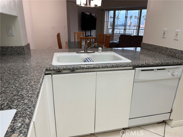 Detail Gallery Image 15 of 38 For 850 E Ocean Bld #B3,  Long Beach,  CA 90802 - 2 Beds | 2/1 Baths