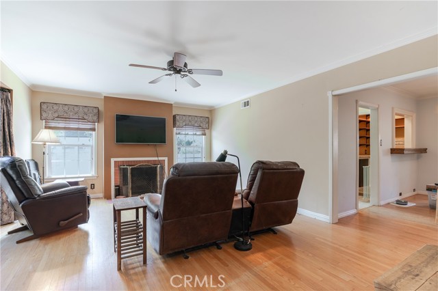 Detail Gallery Image 10 of 33 For 2707 Windsor Ave, Altadena,  CA 91001 - 2 Beds | 2 Baths