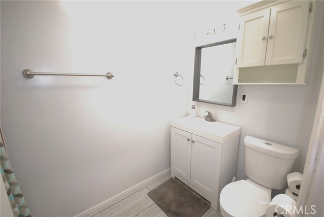 3708 Michelson Street, Lakewood CA: https://media.crmls.org/medias/63c1ebc9-f82a-4e47-9ec4-7a9ed80833ee.jpg
