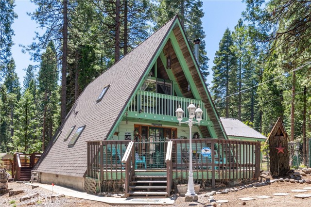 Detail Gallery Image 1 of 50 For 445 Cedar Cir, Lake Almanor,  CA 96137 - 3 Beds | 1/1 Baths