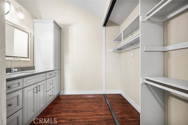 Image 20 of 38 For 700 Lake  111