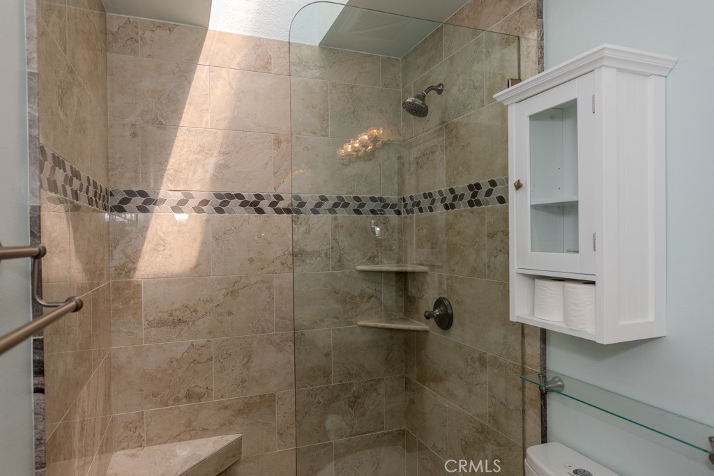 https://media.crmls.org/medias/63c425c9-b2fc-4377-9b49-b68dc7212447.jpg?preset=X-Large