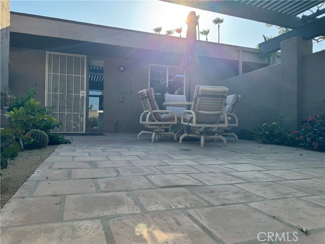 49171 Washington Street, La Quinta CA: https://media.crmls.org/medias/63c43747-f42d-4ce6-b311-758483331195.jpg