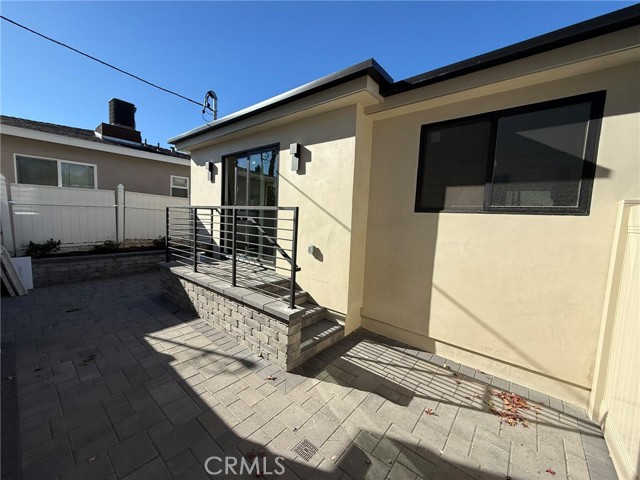 Detail Gallery Image 13 of 22 For 5972 Jamieson Ave, Encino,  CA 91316 - 3 Beds | 3 Baths