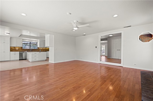 13620 Pales, Agua Dulce CA: https://media.crmls.org/medias/63c5a439-2db9-4b58-bed7-6c819fd9f1fb.jpg