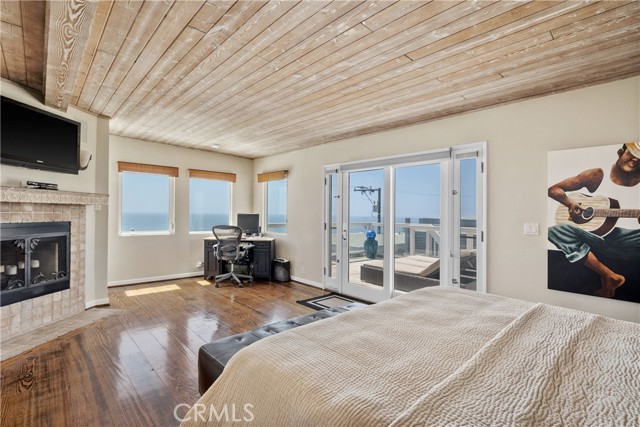 319 26th Place, Manhattan Beach, California 90266, 3 Bedrooms Bedrooms, ,2 BathroomsBathrooms,Residential,Sold,26th,SB22115573