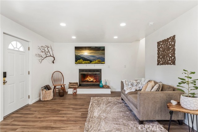 Detail Gallery Image 10 of 69 For 899 Blue Ridge, Lake Arrowhead,  CA 92385 - 3 Beds | 2 Baths