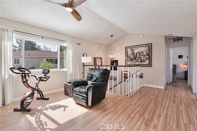 Detail Gallery Image 30 of 59 For 29857 Wistaria Valley, Canyon Country,  CA 91387 - 3 Beds | 3 Baths