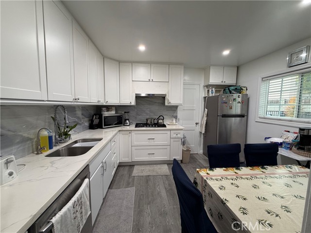 Detail Gallery Image 6 of 25 For 1454 E 215th St, Carson,  CA 90745 - 2 Beds | 1 Baths