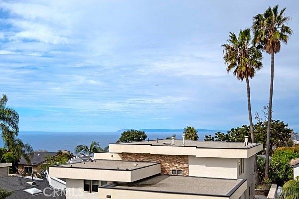 Detail Gallery Image 3 of 32 For 1070 Noria St, Laguna Beach,  CA 92651 - 3 Beds | 2 Baths