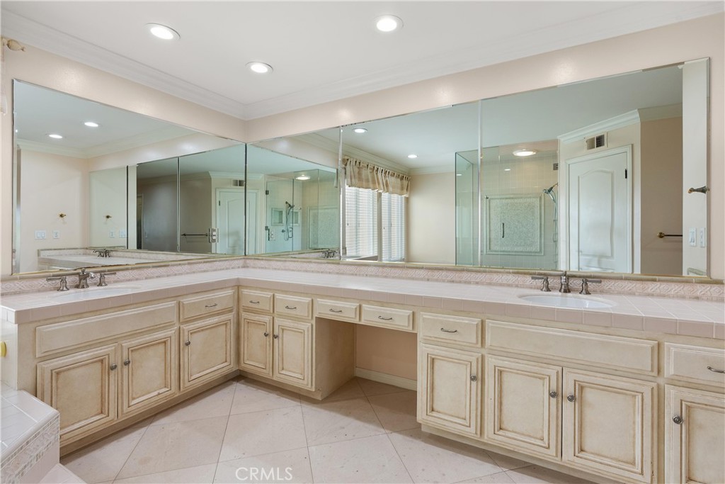 63c78999 9e5a 4385 8992 Aee2b44c9026