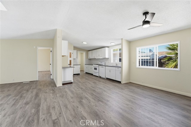 Detail Gallery Image 9 of 38 For 700 E Washington St #102,  Colton,  CA 92324 - 3 Beds | 2 Baths