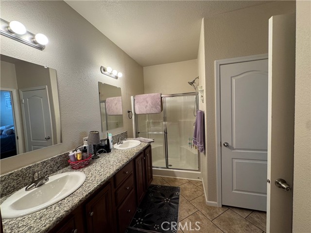 28876 Calle De La Paz, Murrieta CA: https://media.crmls.org/medias/63c844e6-2351-4ae6-9ff5-826e77cfdc3d.jpg