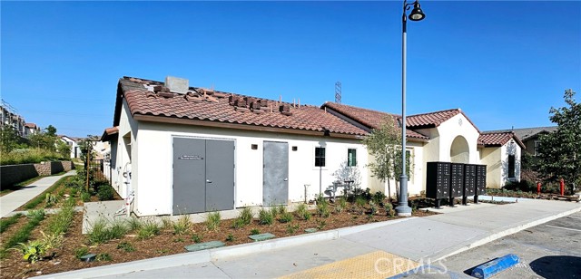 Detail Gallery Image 11 of 46 For 16273 Castello Lane, Fontana,  CA 92336 - 4 Beds | 2/1 Baths