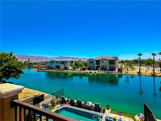 43228 Bacino Court, Indio CA: https://media.crmls.org/medias/63c8e3d3-fd02-4e12-a4f9-4cf47e1f51dc.jpg