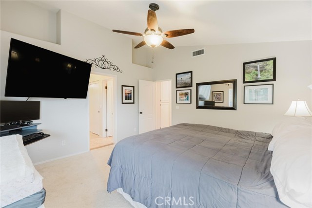 20019 Franks Way, Saugus CA: https://media.crmls.org/medias/63c9d41d-7e8d-4ff5-91c5-d35ef6df1c7c.jpg