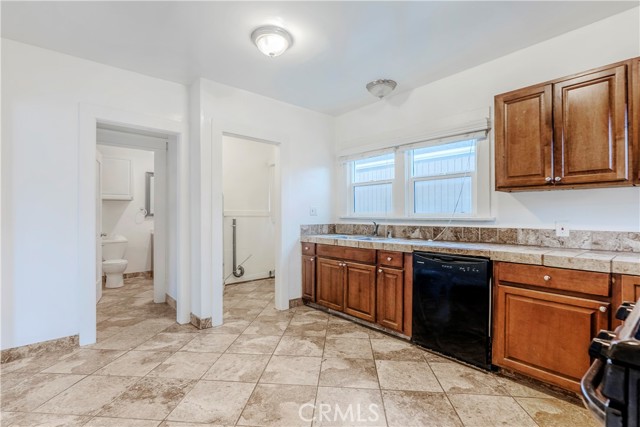 Detail Gallery Image 12 of 22 For 1025 W 12th, San Pedro,  CA 90731 - – Beds | – Baths