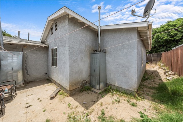 1571 E Olive Street, Ontario CA: https://media.crmls.org/medias/63ca3e44-e617-4033-8cbd-b064b1830f12.jpg