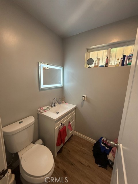 Detail Gallery Image 34 of 51 For 2520 Ohio Ave, South Gate,  CA 90280 - 6 Beds | 4 Baths