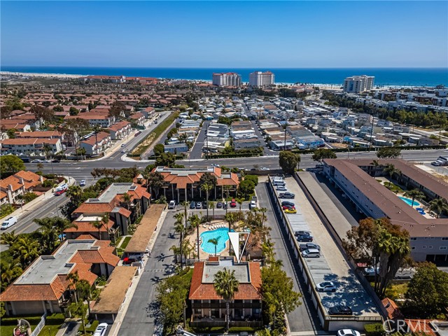 7648 Bay Drive, Huntington Beach CA: https://media.crmls.org/medias/63cb4670-4ae3-4273-90ea-fa15e0dfd9e3.jpg