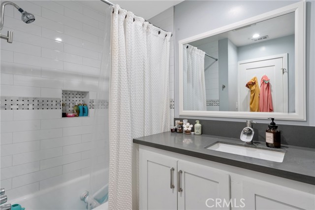 11938 Exposition Boulevard, Los Angeles CA: https://media.crmls.org/medias/63cbfcca-9d61-4e8e-b828-90e6d4d81c87.jpg