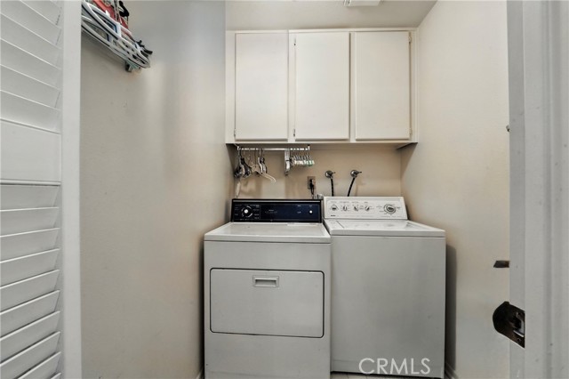 18221 Andrea N Circle, Northridge CA: https://media.crmls.org/medias/63cc2202-9403-4704-b279-117f004f6e1f.jpg