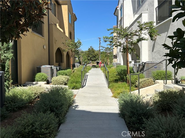 Detail Gallery Image 4 of 12 For 664 Panorama Ln, La Puente,  CA 91744 - 3 Beds | 3/1 Baths