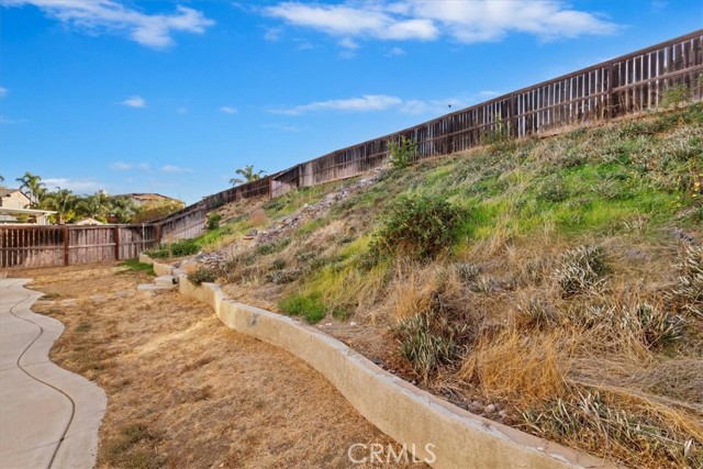21567 Coral Rock Lane, Wildomar CA: https://media.crmls.org/medias/63cc84c6-83b2-4f40-b618-57e8516d7d64.jpg