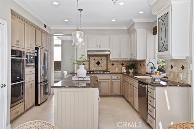 Detail Gallery Image 17 of 69 For 20876 Parkside, Lake Forest,  CA 92630 - 5 Beds | 3 Baths