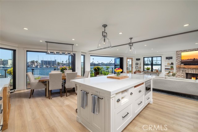 5903 E Corso Di Napoli, Long Beach CA: https://media.crmls.org/medias/63cd5a23-01ed-41dc-b400-06d58ae71883.jpg