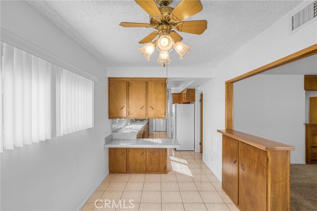 10352 Hayvenhurst Avenue photo 6