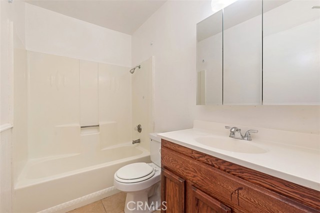 27041 Avenida Las Palmas #B, Dana Point CA: https://media.crmls.org/medias/63ce5a1b-9fdc-4840-b27b-48231d56fcd2.jpg