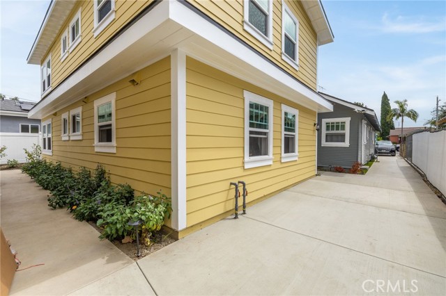 Detail Gallery Image 2 of 27 For 616 618 S Van Ness Ave, Santa Ana,  CA 92701 - – Beds | – Baths