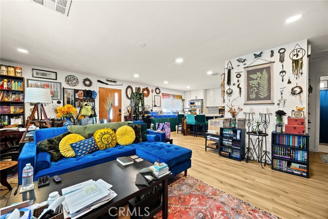 1385 N Marengo Avenue, Pasadena CA: https://media.crmls.org/medias/63cecece-50a6-4122-a36e-2ef0d8c8be30.jpg