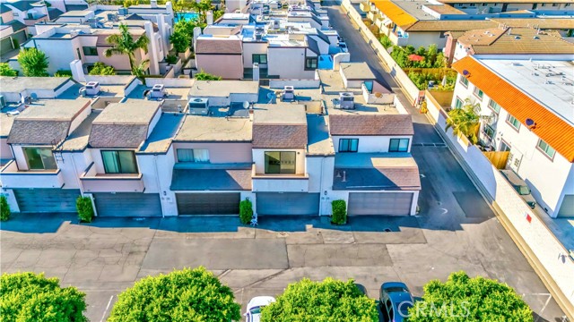 9724 Walker Court, Cypress CA: https://media.crmls.org/medias/63d0dc92-d387-4c22-84b6-0a4579cf8d50.jpg