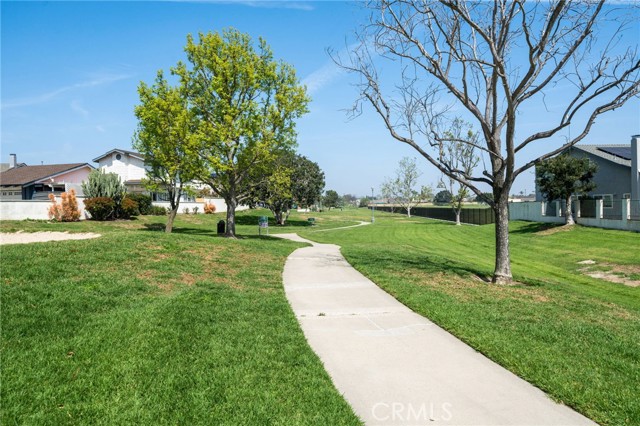 Detail Gallery Image 30 of 34 For 10900 San Leon Ave, Fountain Valley,  CA 92708 - 4 Beds | 2/1 Baths