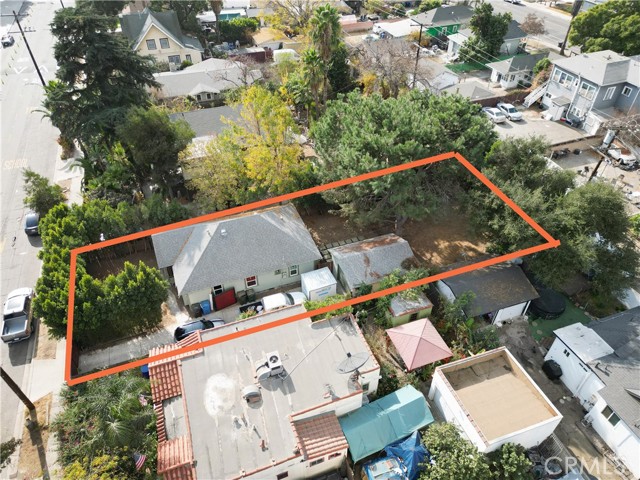 1355 N Gordon Street, Pomona CA: https://media.crmls.org/medias/63d1f3a5-f4f2-4f28-ad02-3d0f71d353d2.jpg