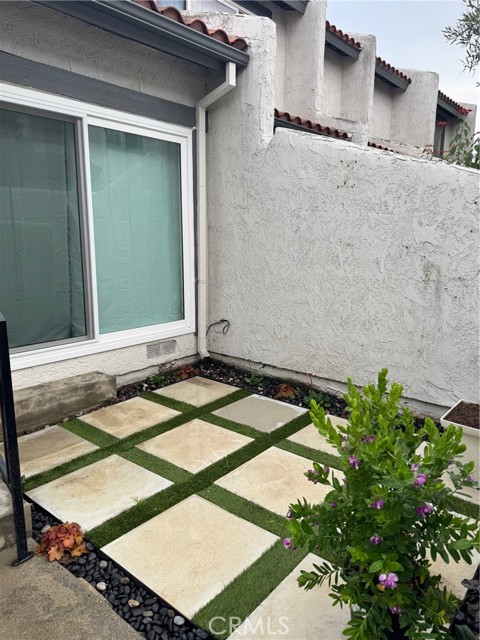 Detail Gallery Image 2 of 28 For 820 W 232nd, Torrance,  CA 90502 - 2 Beds | 2 Baths