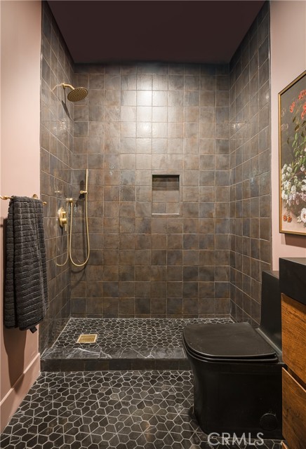 Detail Gallery Image 36 of 65 For 15719 Hartsook St, Encino,  CA 91436 - 4 Beds | 4/1 Baths