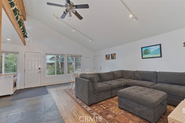 Detail Gallery Image 11 of 36 For 66 Jahan Dr, Mammoth Lakes,  CA 93546 - 5 Beds | 4 Baths