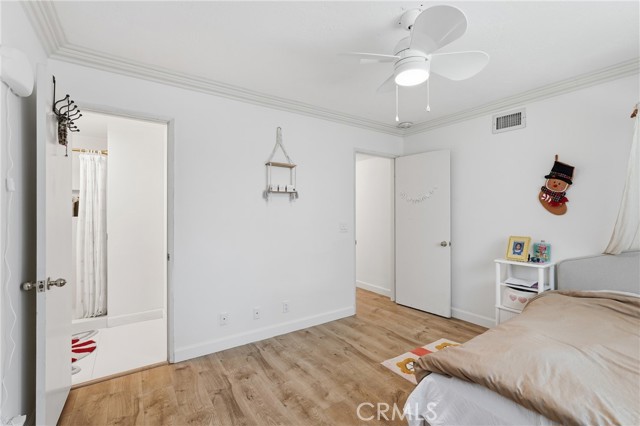 Image 20 of 32 For 22443 Robin Oaks