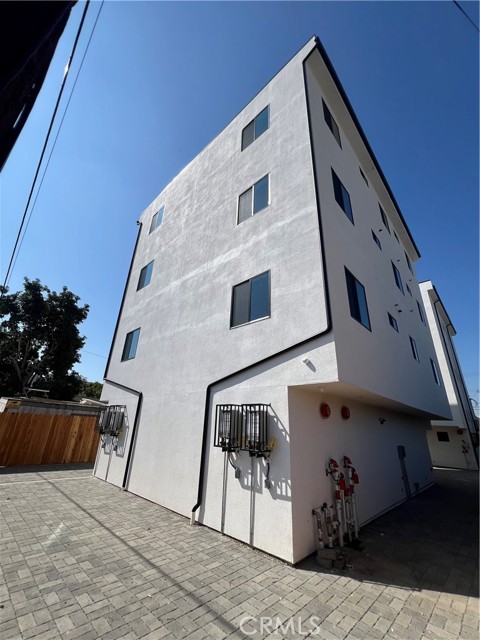 1128 Ardmore, Los Angeles CA: https://media.crmls.org/medias/63d4025f-563a-4b3d-a1ea-7d11b64a65ec.jpg