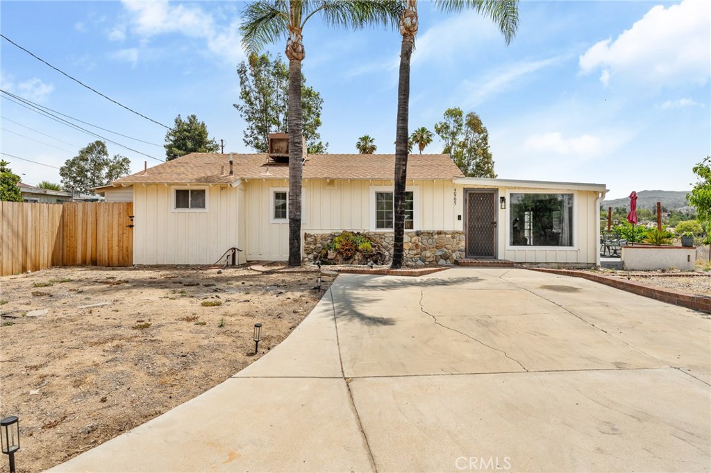 40795 Crest Drive