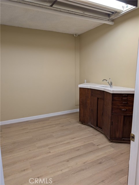 Detail Gallery Image 8 of 11 For 4701 W El Segundo, Hawthorne,  CA 90250 - – Beds | – Baths