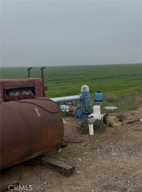 12010 E Childs Avenue, Le Grand CA: https://media.crmls.org/medias/63d67084-595d-4cfa-bfef-7db358f2a82c.jpg