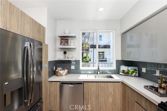 5 Brookline Avenue, Phillips Ranch CA: https://media.crmls.org/medias/63d67836-57a1-4eb9-a2b3-dac0ab919a68.jpg